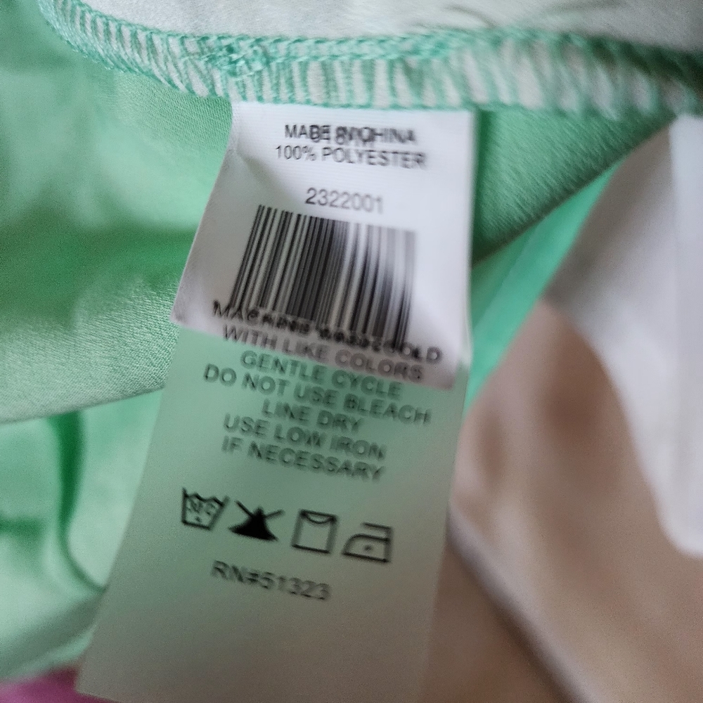 🔥Riley & Rae Colorblocked Tie-Neck Blouse - Picture 15 of 17